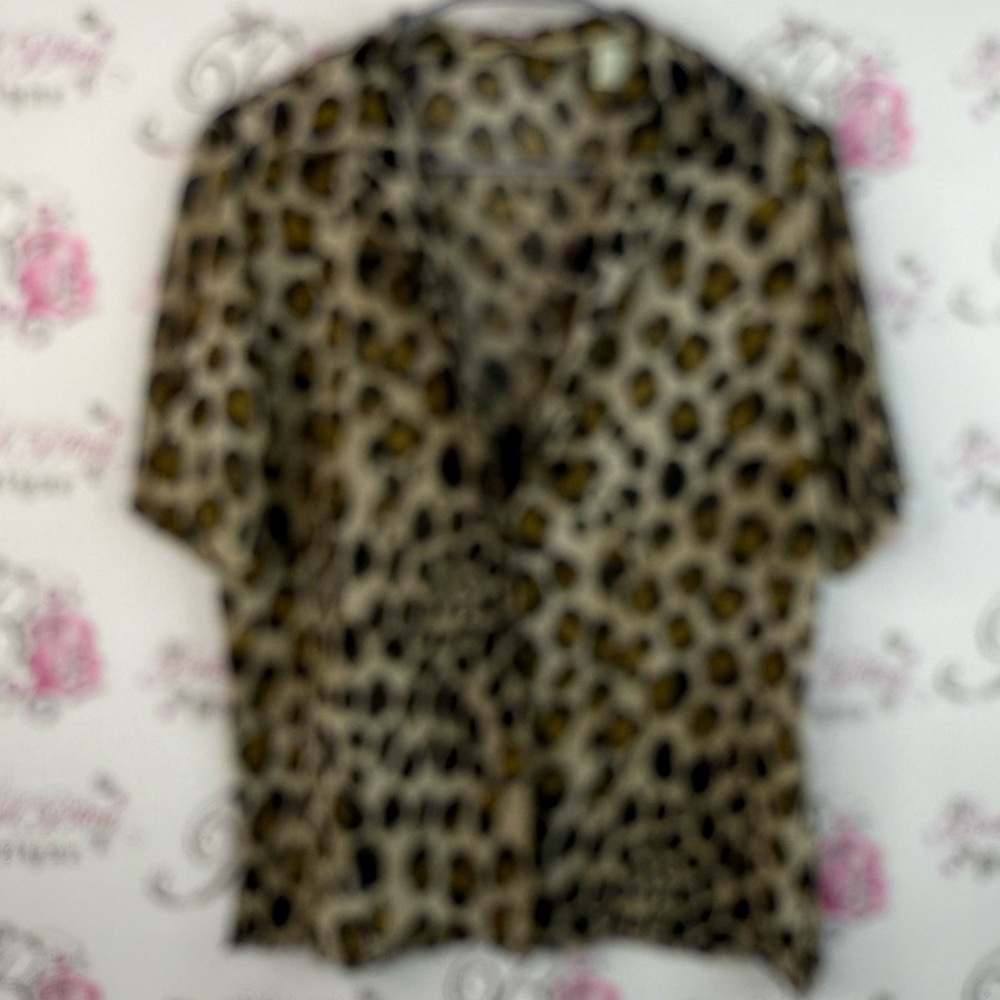 Penningtons Leopard Print button up shirt cheetah animal print Women's Top